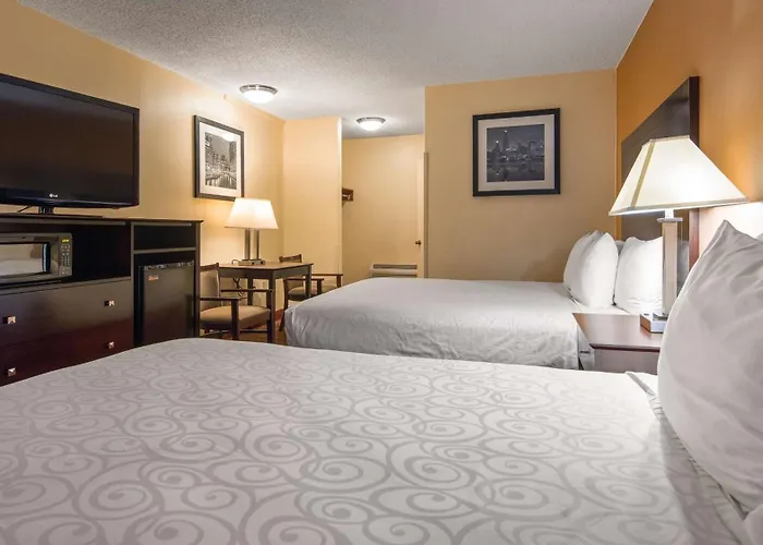 Hotel Western Of St. Charles 3*