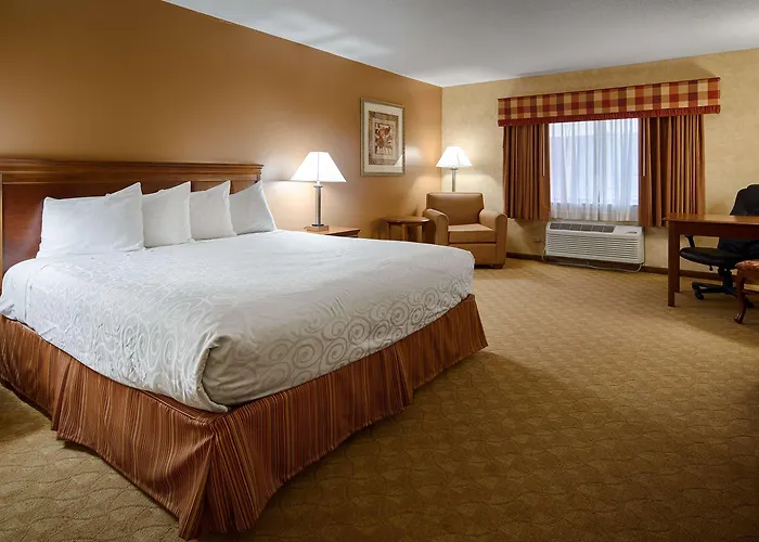 Western Of St. Charles Hotel 3*