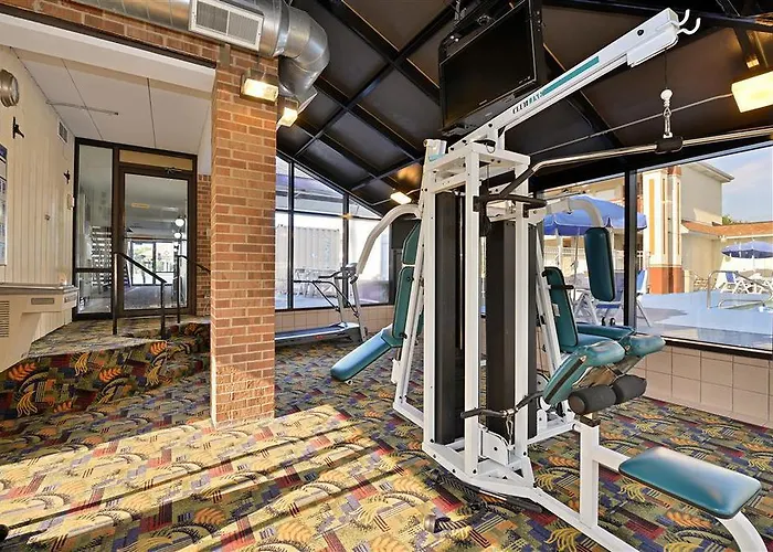 Hotel Western Of St. Charles 3*