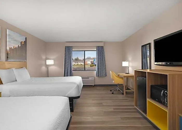 Hotel Western Of St. Charles 3*