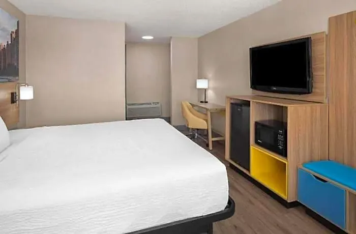 Hotel Western Of St. Charles