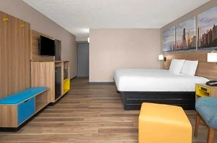 Western Of St. Charles Hotel 3*