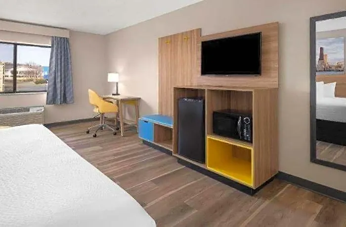 Western Of St. Charles Hotel 3*
